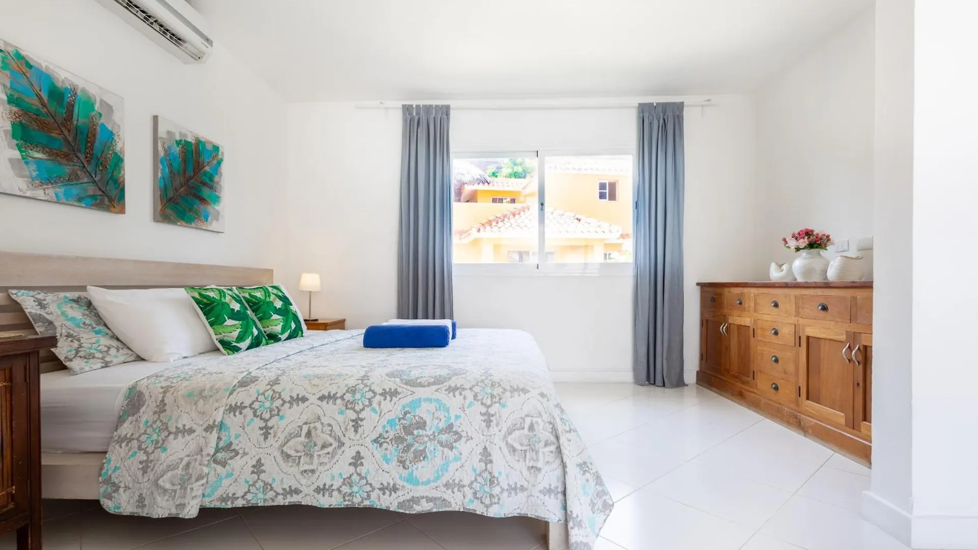 Prime Ocean View Punta Cana Apartments - 3-Bedroom Getaway With Private Terrace On Bavaro Beach 0*,  Repubblica Dominicana
